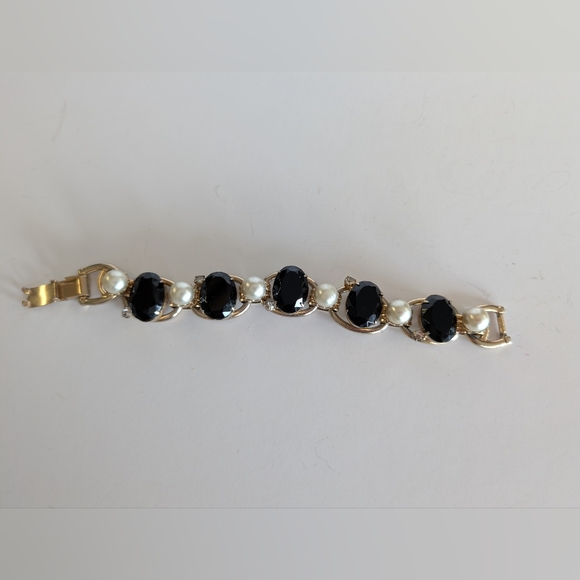 Vintage Jewelry - Vintage Chunky Bracelet Black Rhinestone, Gold with Pearls 1970